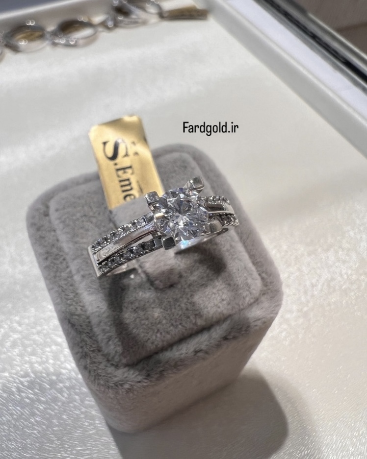 انگشتر طلا امرالد سفید طلای 18 عیار کد X60634