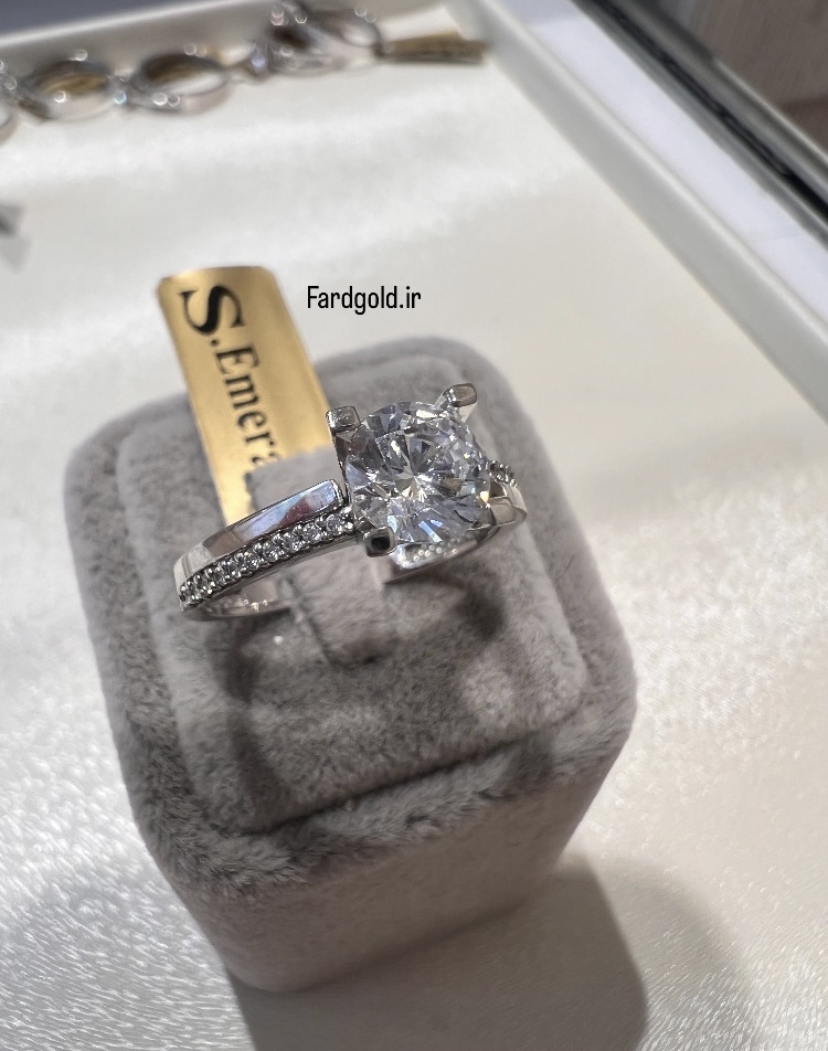  انگشتر طلا سفید امرالد طلای 18 عیار کد X60634 