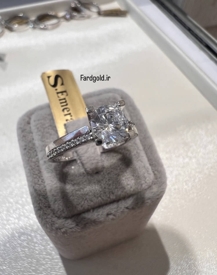 انگشتر طلا سفید امرالد طلای 18 عیار کد X60634
