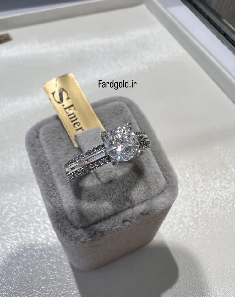 انگشتر طلا امرالد سفید طلای 18 عیار کد X60634