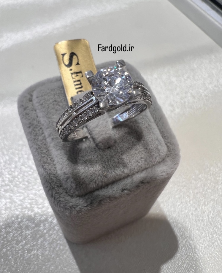 انگشتر طلا امرالد سفید طلای 18 عیار کد X60634